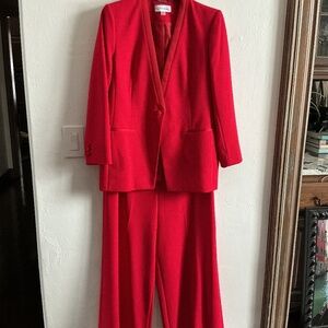 CALVIN KLEIN 2~PIECE WOMENS PANT SUIT ~ CHERRY RED ~ NEW NEVER WORN